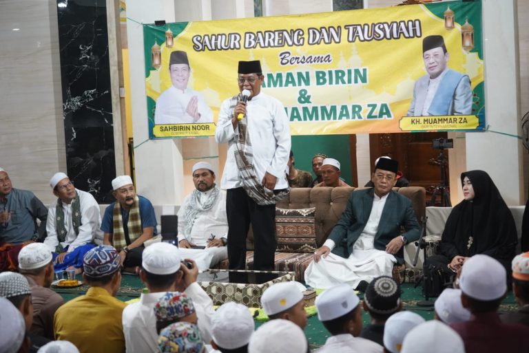 Lantunan Ayat Suci Al Qur’an Qori Internasional KH Muammar ZA Pukau Warga Awang Bangkal Timur Kabupaten Banjar