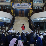 Wali Kota Banjarmasin Muhammad Yamin HR mengajak berbagai komunitas hobi untuk berkolaborasi memerangi sampah plastik dan menjaga kebersihan Kota Seribu Sungai.