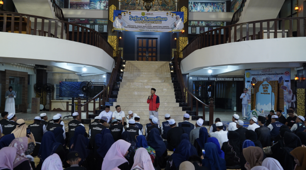 Wali Kota Banjarmasin Muhammad Yamin HR mengajak berbagai komunitas hobi untuk berkolaborasi memerangi sampah plastik dan menjaga kebersihan Kota Seribu Sungai.