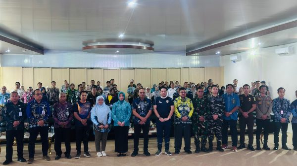 Wakil Bupati Syairi Mukhlis memimpin Pra-Musrenbang Penurunan Stunting di Kotabaru tahun 2026. Target prevalensi turun hingga 14,4 persen pada 2029.