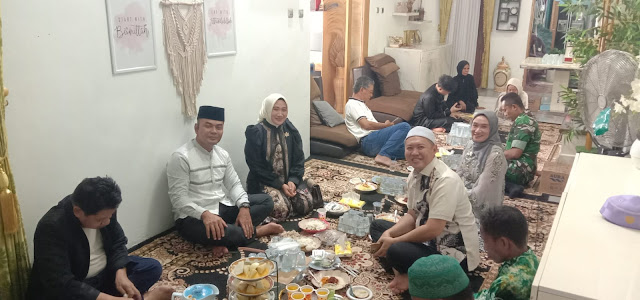 Wakil Ketua DPRD Balangan Saiful Arif menggelar open house Idulfitri di Kecamatan Lampihong. Ajang ini mempererat silaturahmi antara wakil rakyat dan warga. (