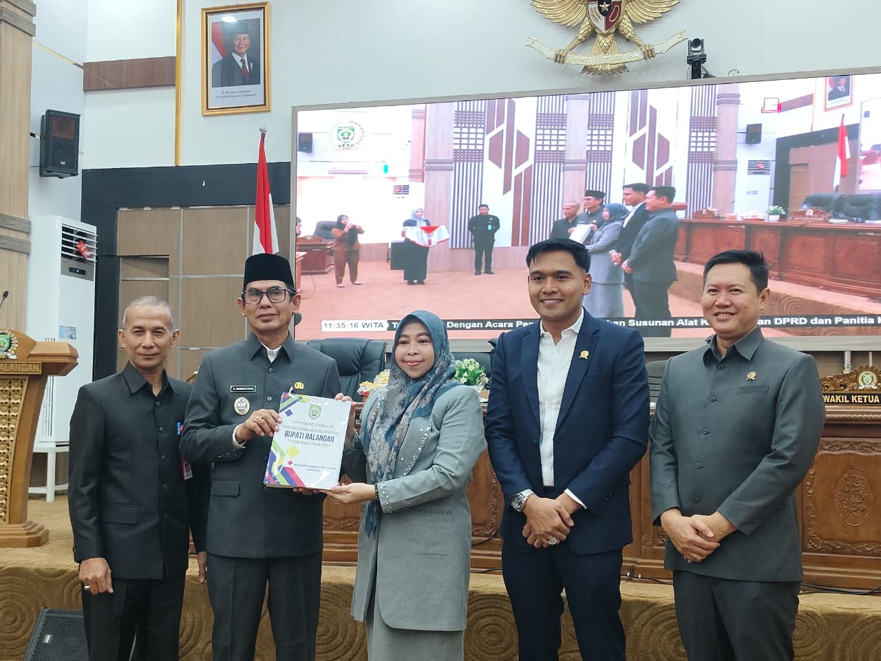 DPRD Balangan gelar paripurna LKPJ 2025. Ketua DPRD Linda Wati soroti kinerja bupati, sementara Wabup Akhmad Fauzi akui tantangan SDM dan tata kelola.