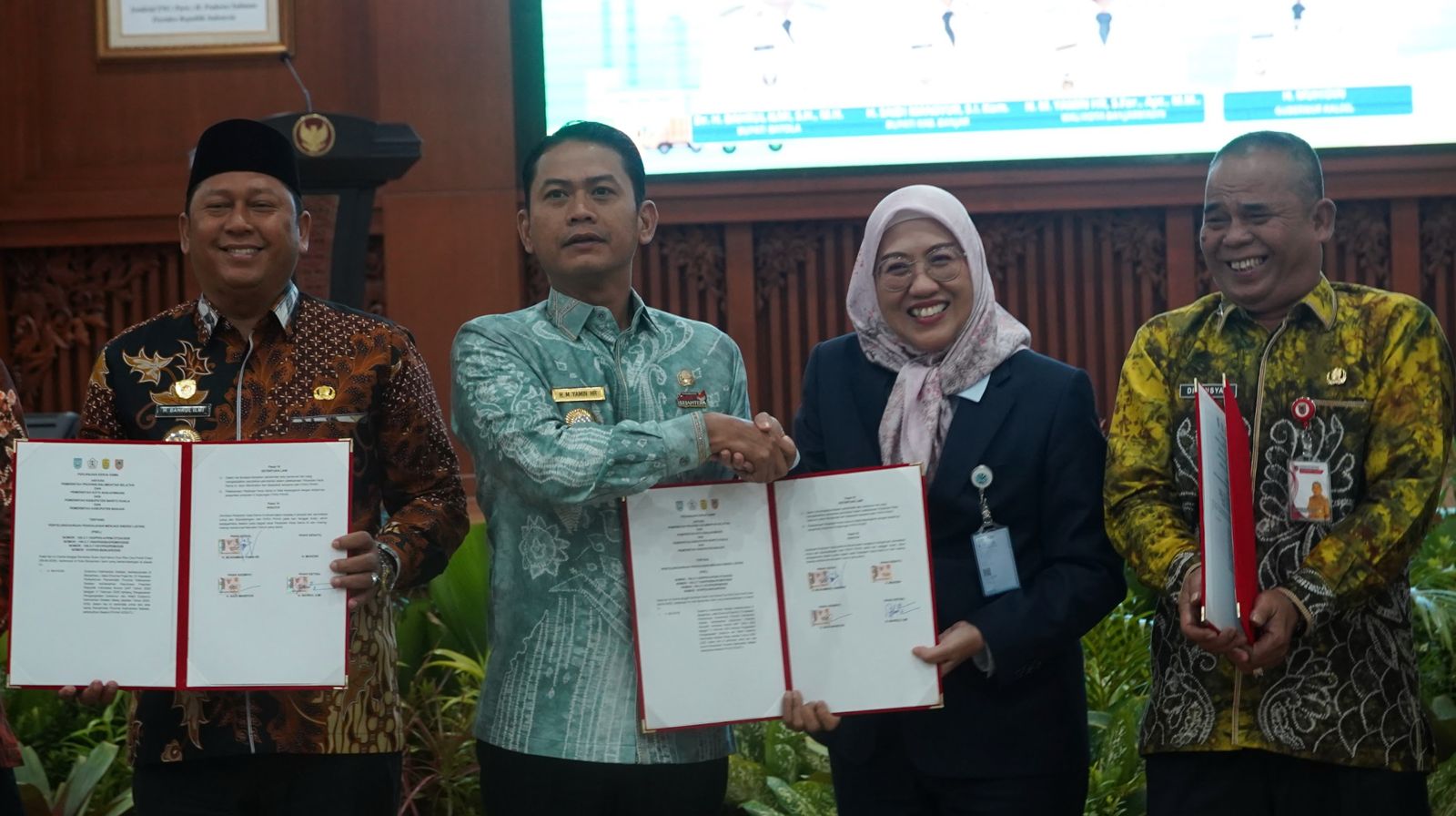 PKS pembangunan PSEL Banjarmasin Raya resmi diteken. Proyek Waste to Energy ini targetkan olah 600 ton sampah per hari jadi listrik. Simak detailnya!